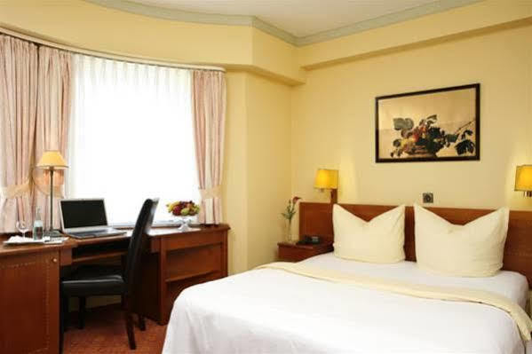 Hotel Regina -Garni Koeln Exterior photo